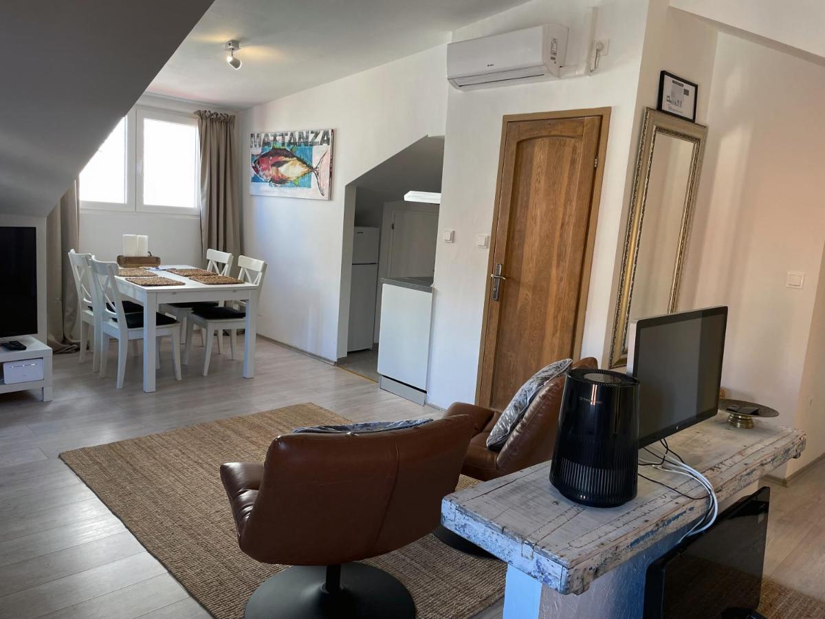 Fredys Apartments Stari Grad  Kültér fotó